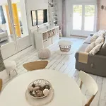 Lägenhet 3pieces, 2chambres 6personnes, Terrasse Proche Port Et Commerces